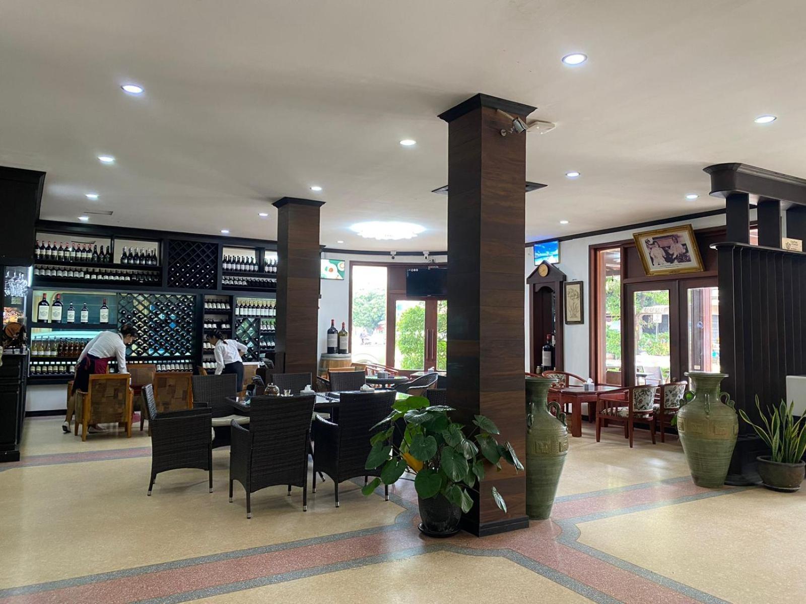 Subinh Hotel And Restaurant Pakse Esterno foto