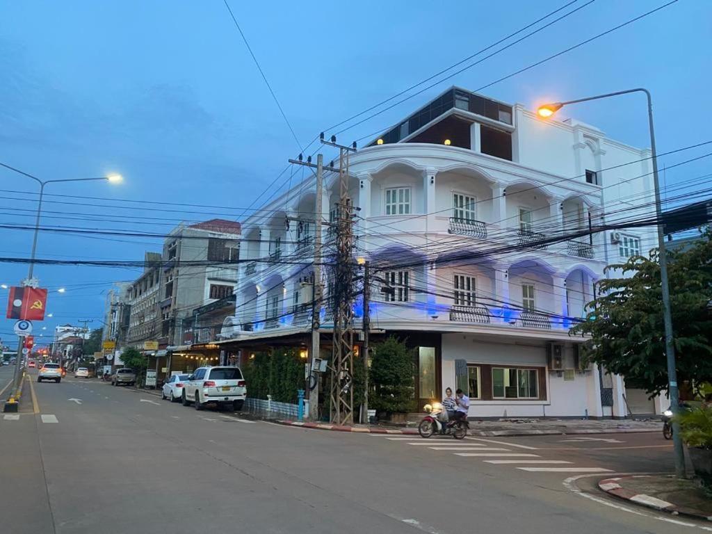 Subinh Hotel And Restaurant Pakse Esterno foto