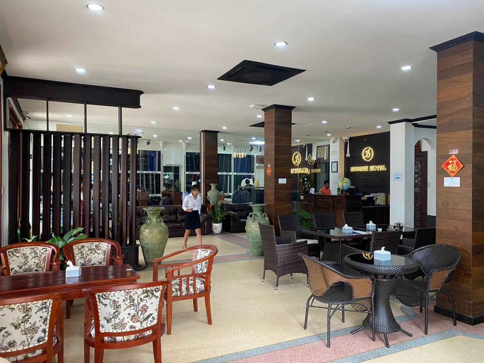 Subinh Hotel And Restaurant Pakse Esterno foto