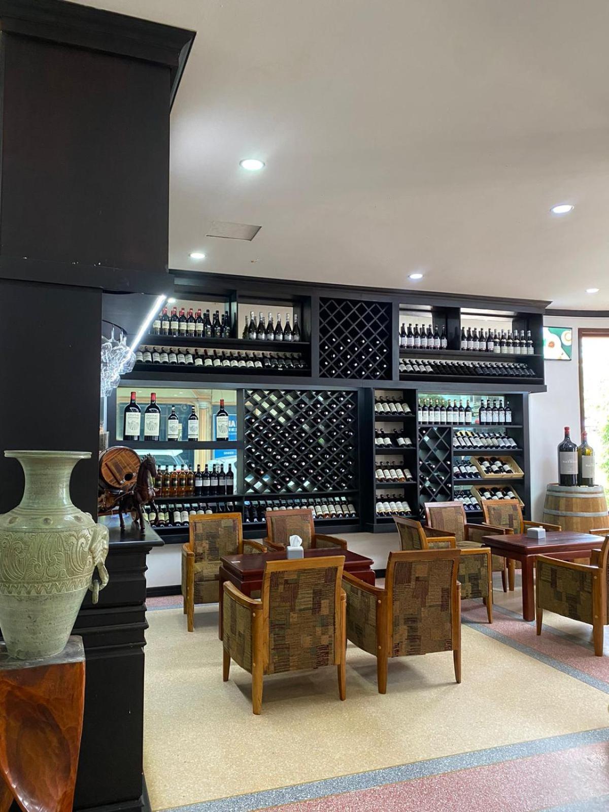 Subinh Hotel And Restaurant Pakse Esterno foto