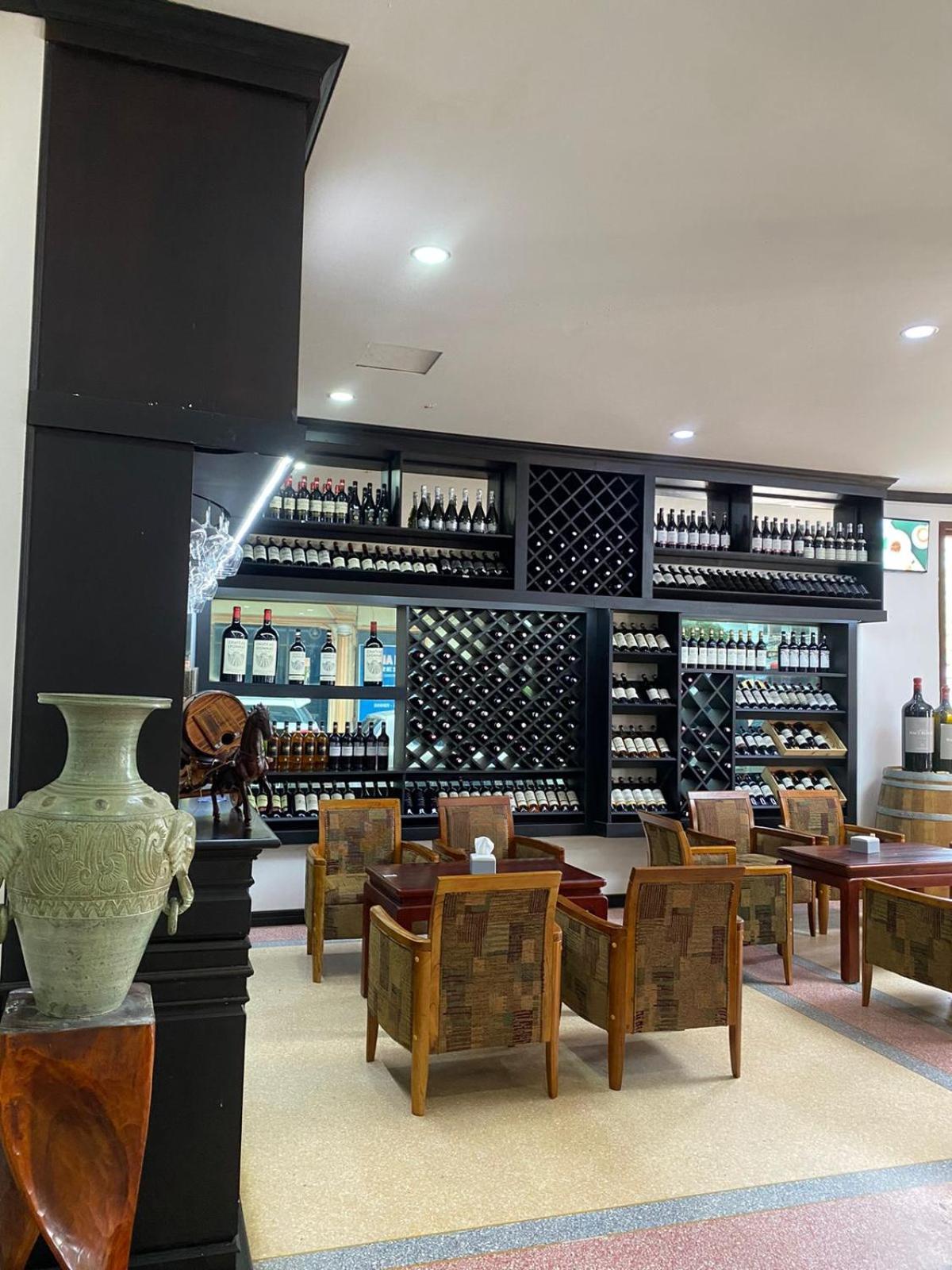 Subinh Hotel And Restaurant Pakse Esterno foto