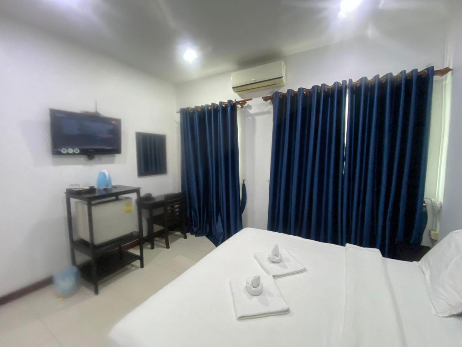 Subinh Hotel And Restaurant Pakse Esterno foto
